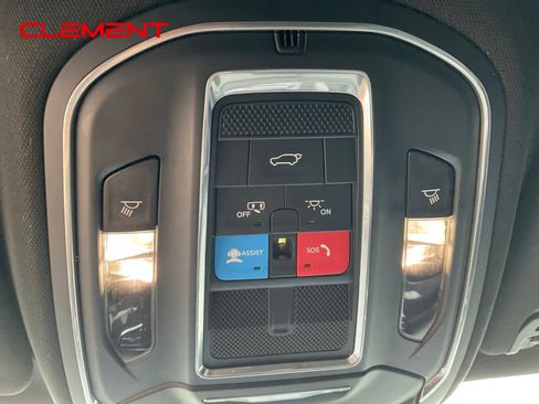Used 2022 Jeep Wagoneer Series III AWD/4WD image 14