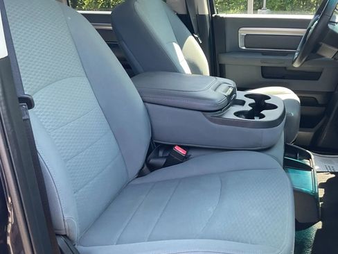 Used 2017 RAM 1500 Classic SLT AWD/4WD image 35
