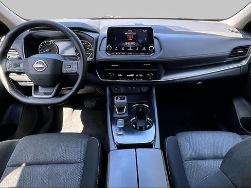 Used 2025 Nissan Rogue SV FWD image 16