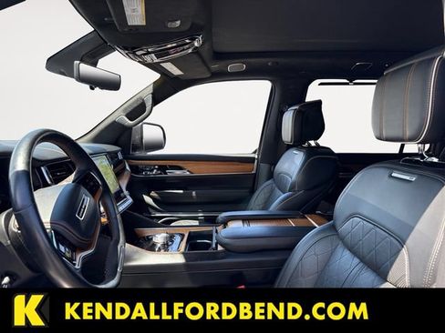 Used 2022 Jeep Grand Wagoneer Series III w/ Flexible Seating Group AWD/4WD image 9