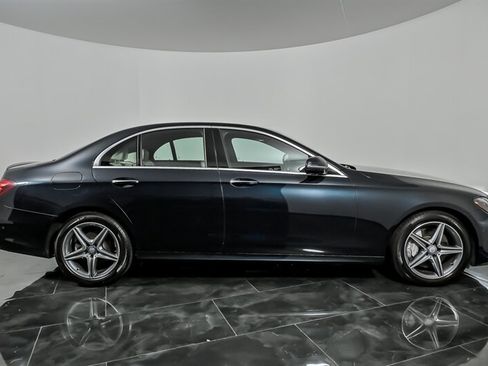 Used 2017 Mercedes-Benz E 300 4MATIC image 10