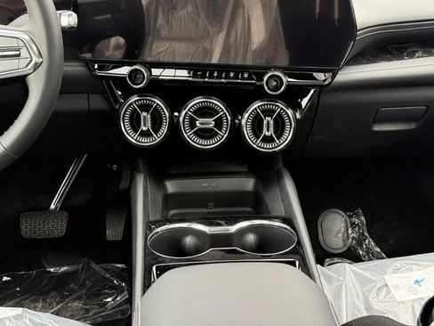 New 2026 Chevrolet Blazer EV LT image 10