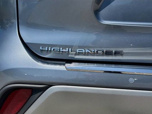 Used 2020 Toyota Highlander Platinum FWD image 11