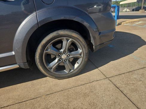 Used 2015 Dodge Journey Crossroad w/ Flexible Seating Group image 3