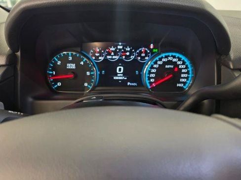 Used 2019 Chevrolet Suburban Premier AWD/4WD image 19