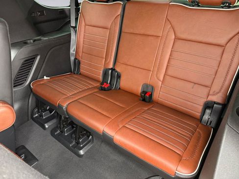 Used 2023 GMC Yukon Denali Ultimate AWD/4WD image 18