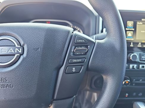 Used 2025 Nissan Frontier SV image 17