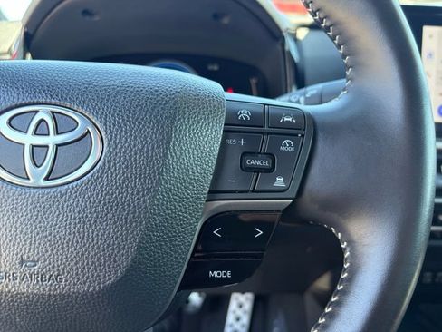 Used 2025 Toyota Camry SE FWD image 27