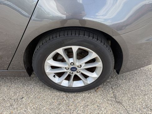Used 2020 Ford Fusion SE FWD image 9