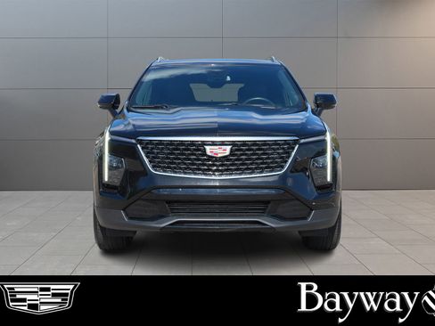 Certified 2025 Cadillac XT4 Premium Luxury image 2
