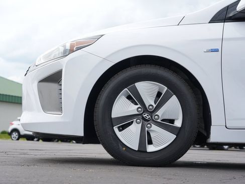 Used 2018 Hyundai Ioniq Blue FWD image 11