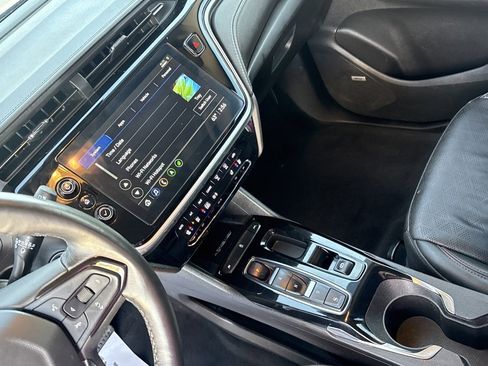 Used 2023 Chevrolet Bolt EUV Premier w/ Sun & Sound Package image 16