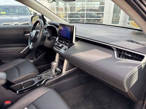 Used 2025 Toyota Corolla Cross XLE image 30