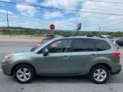 Used 2014 Subaru Forester 2.5i Premium w/ All-Weather Package AWD/4WD image 8