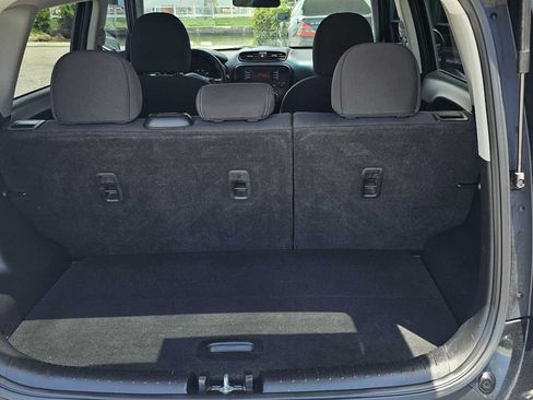 Used 2014 Kia Soul FWD image 21