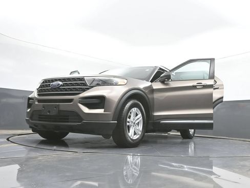 Used 2021 Ford Explorer XLT RWD image 51
