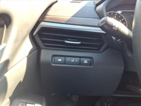 Used 2024 Nissan Altima 2.5 SV image 14