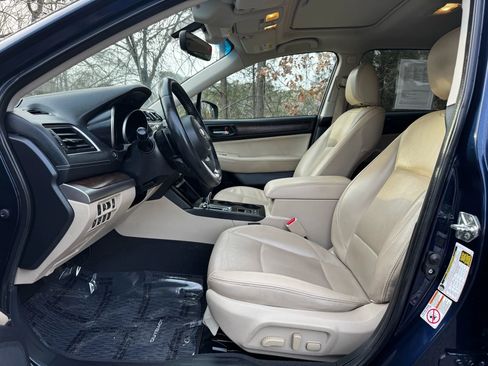 Used 2018 Subaru Outback 2.5i Limited image 12