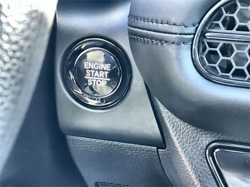 Certified 2025 Honda HR-V LX image 28