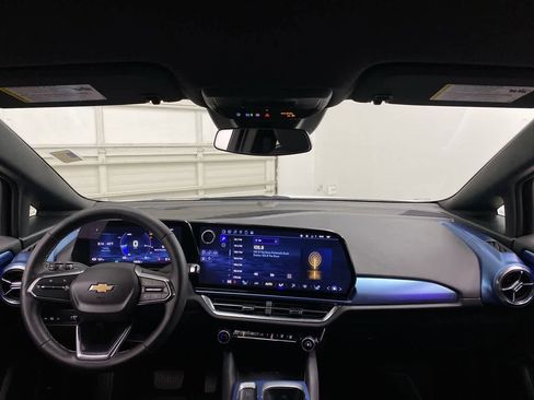 Used 2025 Chevrolet Equinox EV LT w/ Convenience Package image 12