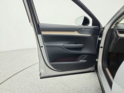 New 2025 Volvo EX90 Plus w/ Protection Package Premier AWD/4WD image 28