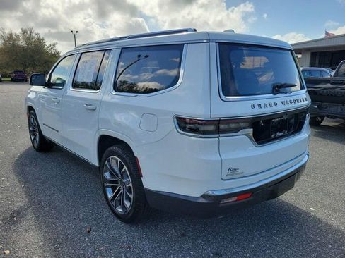 Used 2022 Jeep Grand Wagoneer Series III w/ Flexible Seating Group image 12