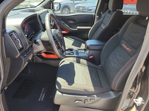 Certified 2025 Nissan Frontier PRO-4X w/ Tow Package AWD/4WD image 18