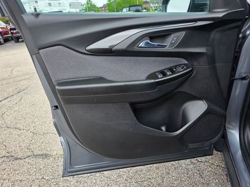 Used 2022 Chevrolet TrailBlazer LT w/ Convenience Package FWD image 17