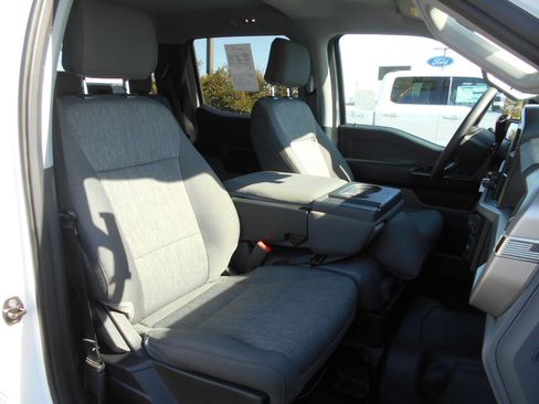 Used 2023 Ford F150 XL w/ Trailer Tow Package image 3