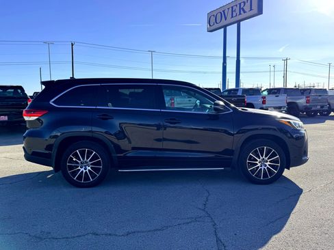 Used 2017 Toyota Highlander SE image 5