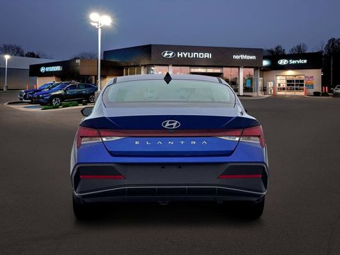 New 2026 Hyundai Elantra SE image 6