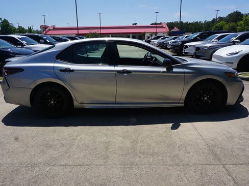 Used 2022 Toyota Camry SE FWD image 21