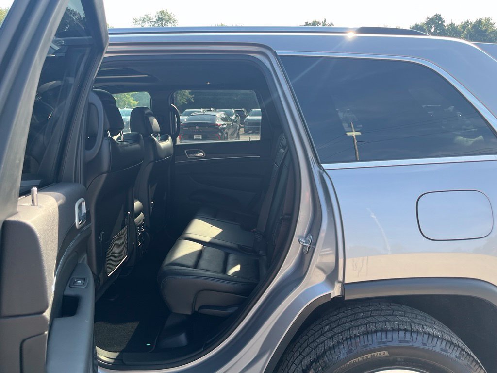 Used 2021 Jeep Grand Cherokee Limited AWD/4WD image 28