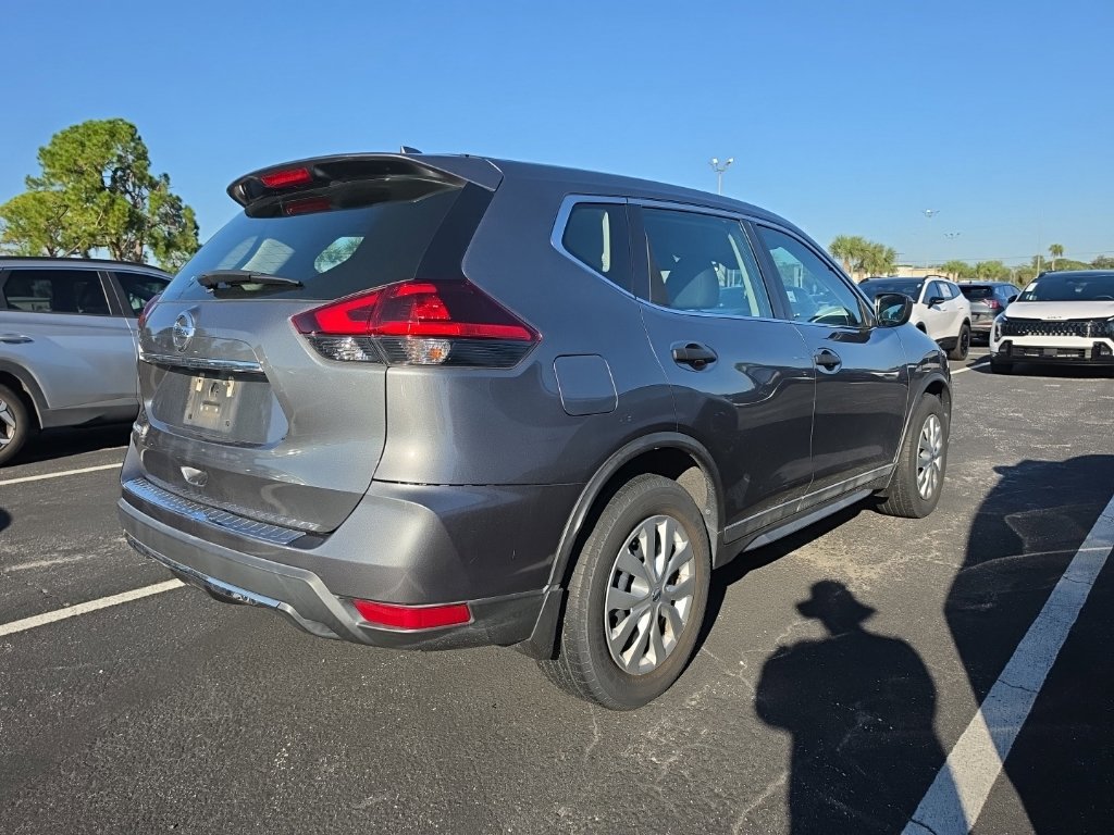 Used 2020 Nissan Rogue S FWD image 18