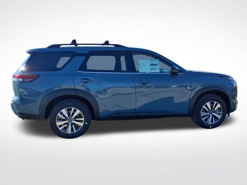 New 2026 Nissan Pathfinder SL image 8