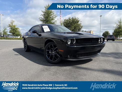 Used 2023 Dodge Challenger SXT w/ Blacktop Package RWD image 1