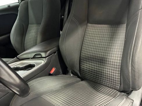 Used 2019 Dodge Challenger SXT RWD image 21