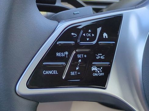 Used 2025 Mercedes-Benz C 300 Sedan image 25