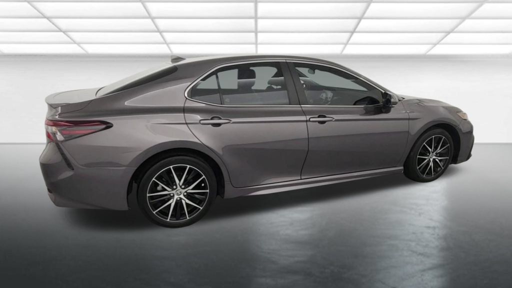 Used 2024 Toyota Camry SE FWD image 8