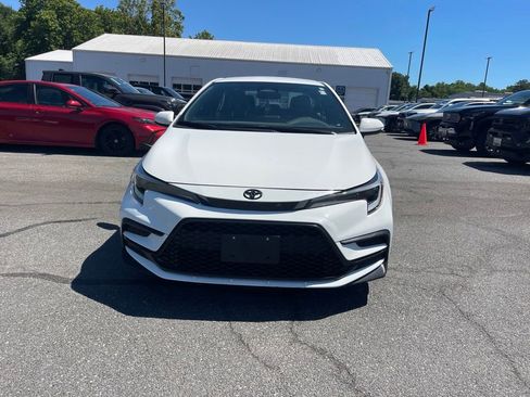 Used 2024 Toyota Corolla SE FWD image 8
