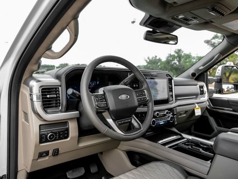 Used 2026 Ford F450 Platinum w/ Platinum Plus Package AWD/4WD image 5