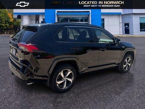 Used 2021 Toyota RAV4 SE w/ Weather & Moonroof Package AWD/4WD image 5