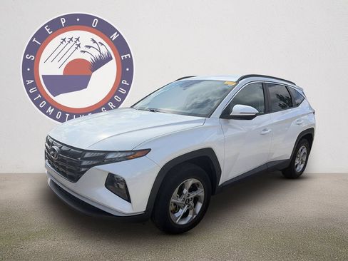 Used 2022 Hyundai Tucson SEL w/ Cargo Package AWD/4WD image 2