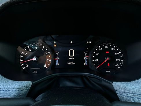 Used 2025 Jeep Compass Latitude image 38