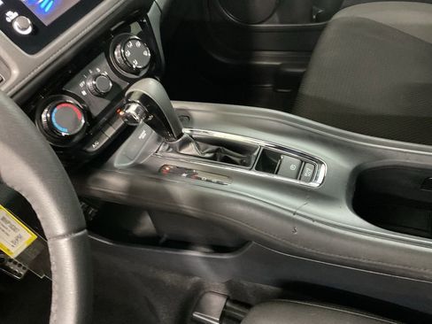 Used 2021 Honda HR-V Sport image 18