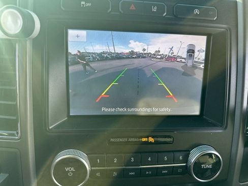 Used 2020 Ford Expedition XLT RWD image 8