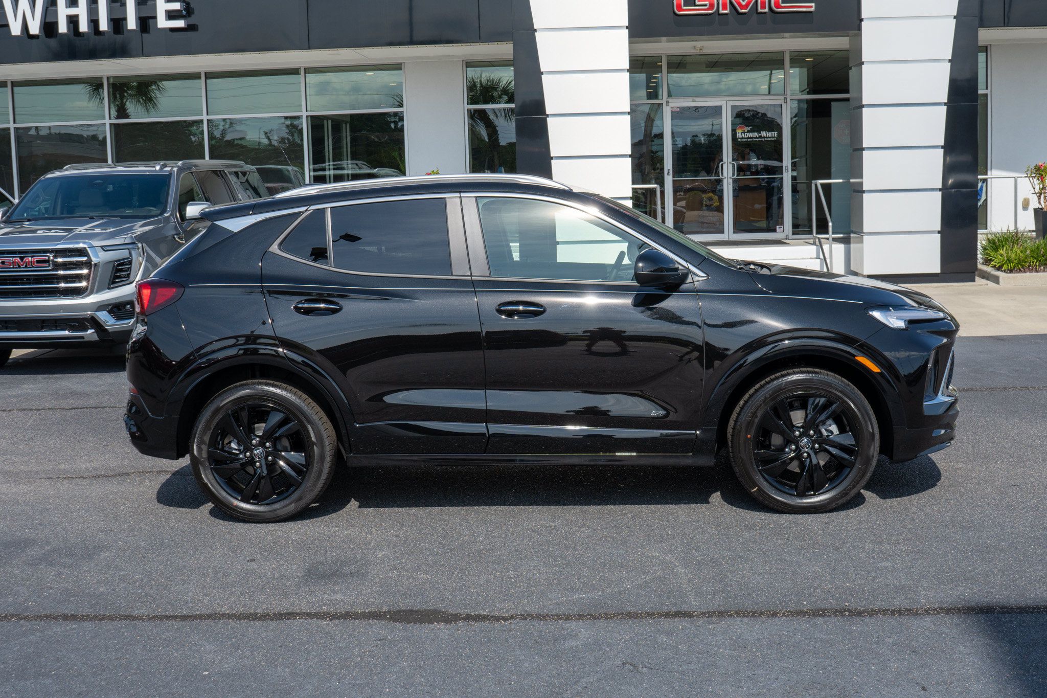 New 2026 Buick Encore GX Sport Touring w/ Comfort Package FWD image 2