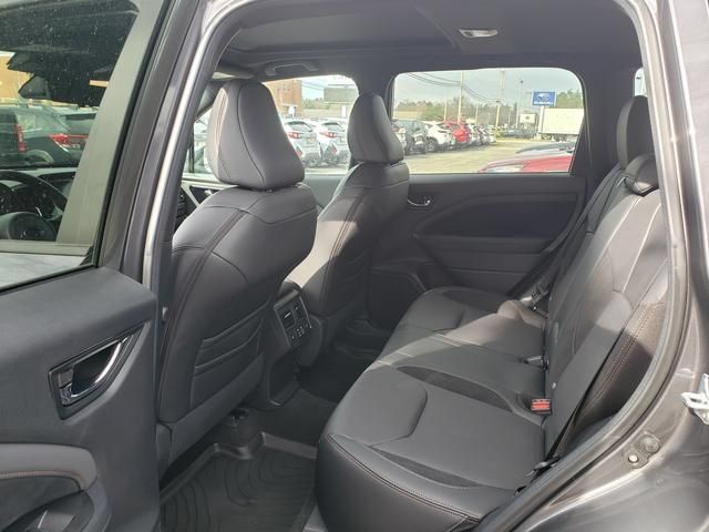 Used 2026 Subaru Forester Touring AWD/4WD image 11