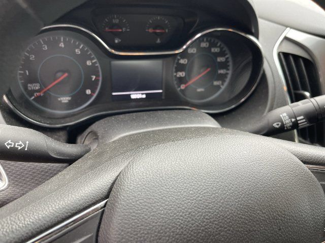 Used 2017 Chevrolet Cruze LT FWD image 2