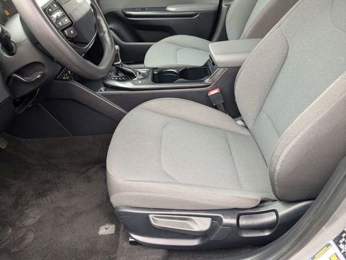 Used 2025 Kia K4 LXS image 11
